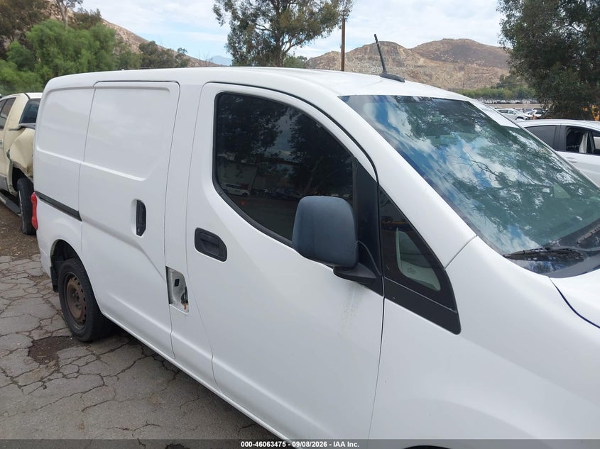 2015 NISSAN NV200 auction photo 6