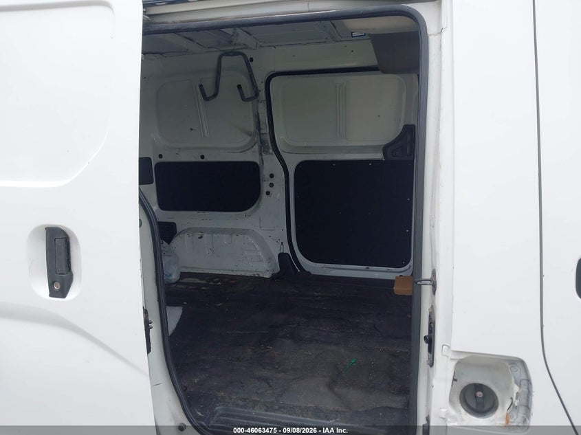 2015 NISSAN NV200 auction photo 8