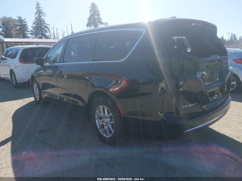 2027 CHRYSLER PACIFICA auction photo 3