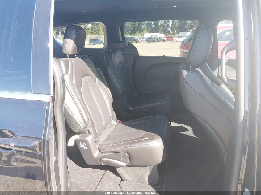 2027 CHRYSLER PACIFICA auction photo 8