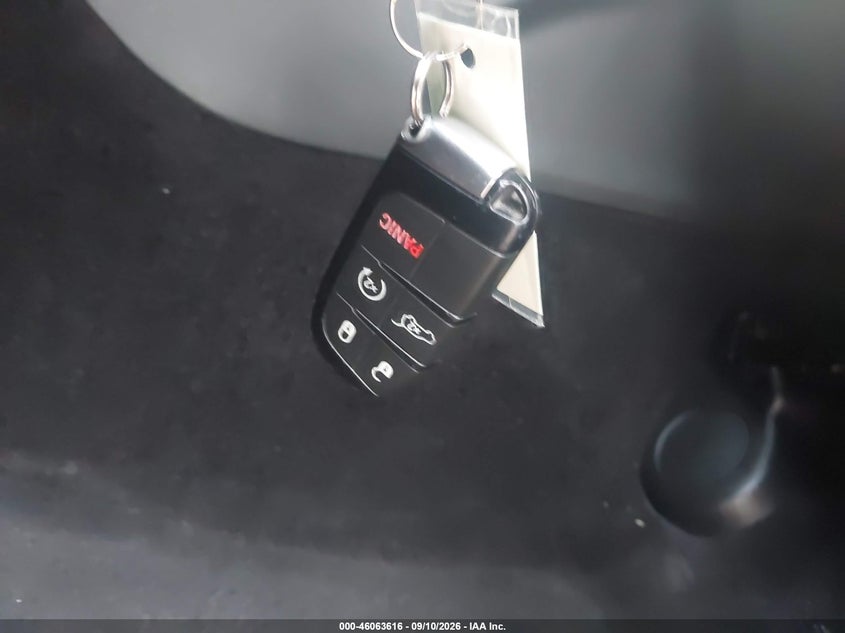 JEEP GRAND CHEROKEE - zdjęcie 11