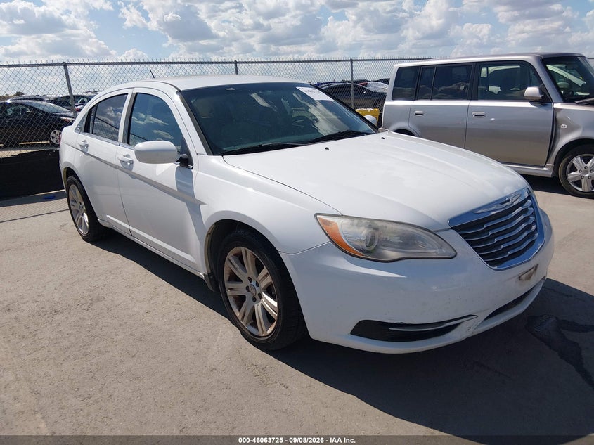 2013 CHRYSLER 200 auction photo 1
