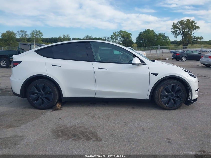 TESLA MODEL Y - zdjęcie 13