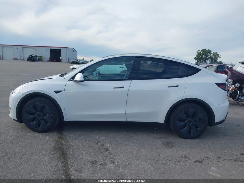 TESLA MODEL Y - zdjęcie 14