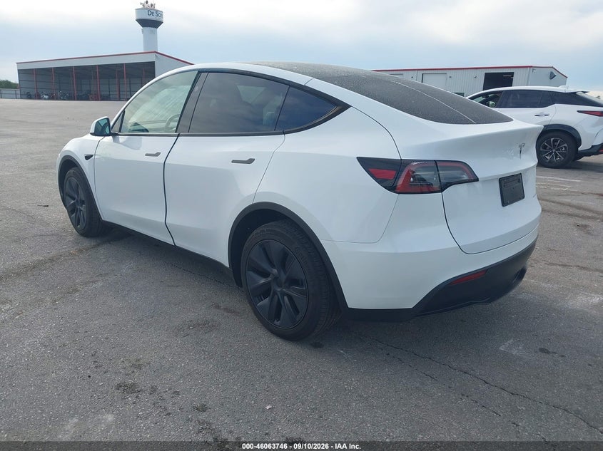 TESLA MODEL Y - zdjęcie 3