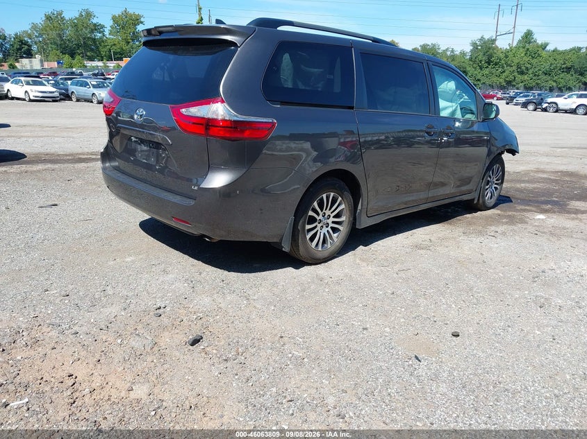 TOYOTA SIENNA - zdjęcie 4