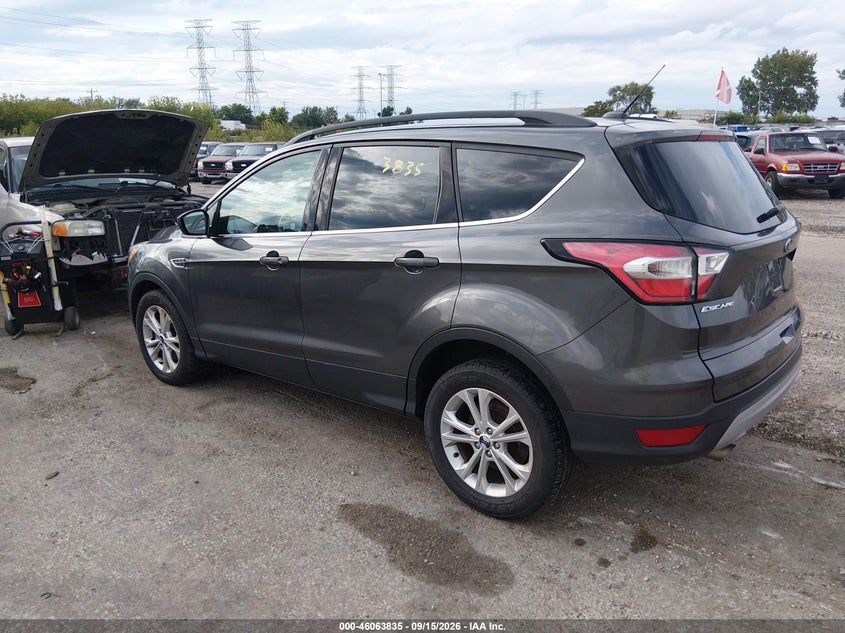 Vin: 1fmcu9gd3hud77629, lot: 46563362, ford escape se 20173