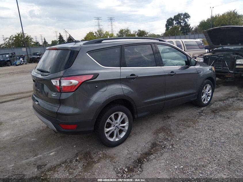 Vin: 1fmcu9gd3hud77629, lot: 46563362, ford escape se 20174