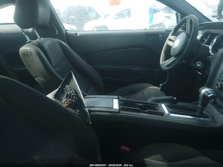 2012 FORD MUSTANG auction photo 5