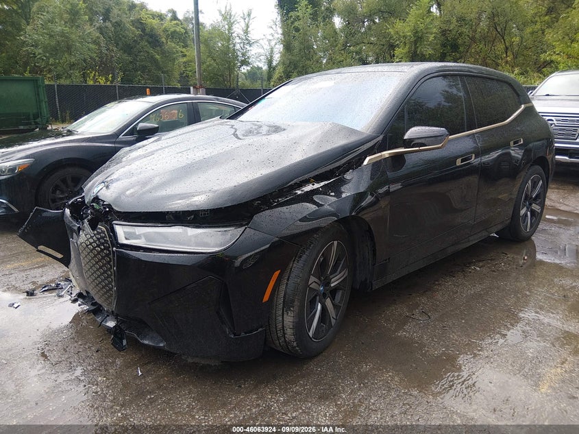 Vin: wb533cf08rcn55766, lot: 46563451, bmw ix m60 20242