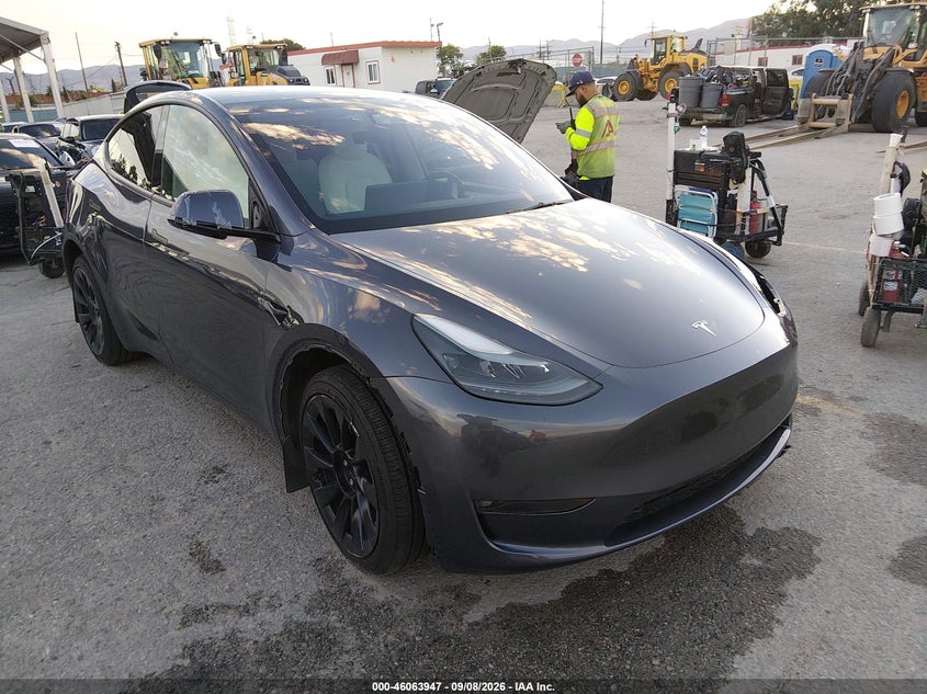 Vin: 7saygdee5pf626376, lot: 46563474, tesla model y awd/long range dual motor all-wheel drive 2023 img_1