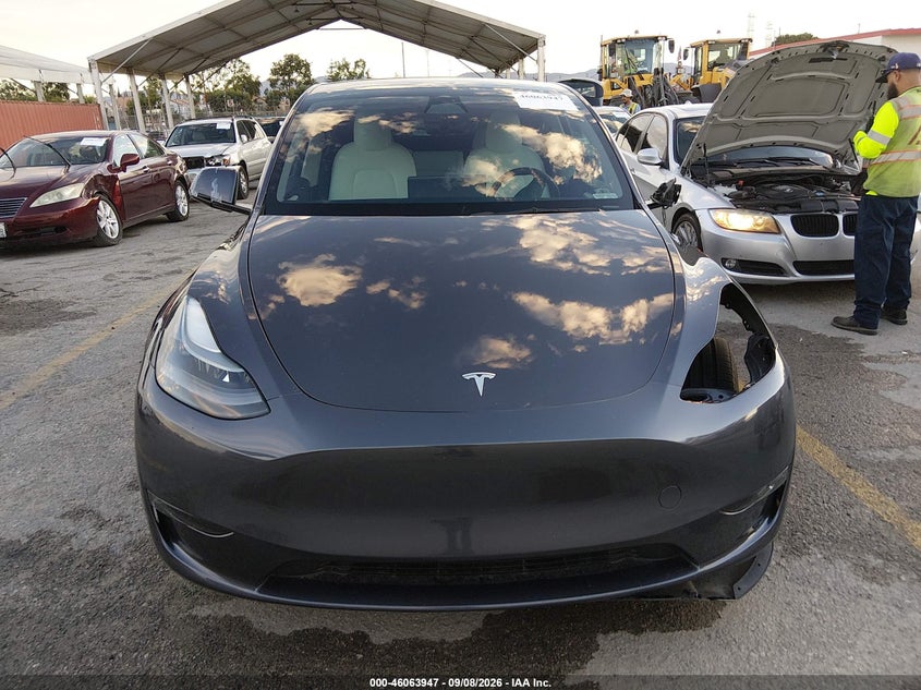 TESLA MODEL Y - zdjęcie 13
