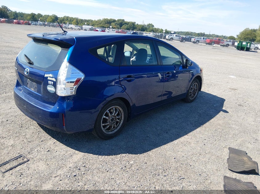 Vin: jtdzn3eu3d3275498, lot: 46563512, toyota prius v two 20134