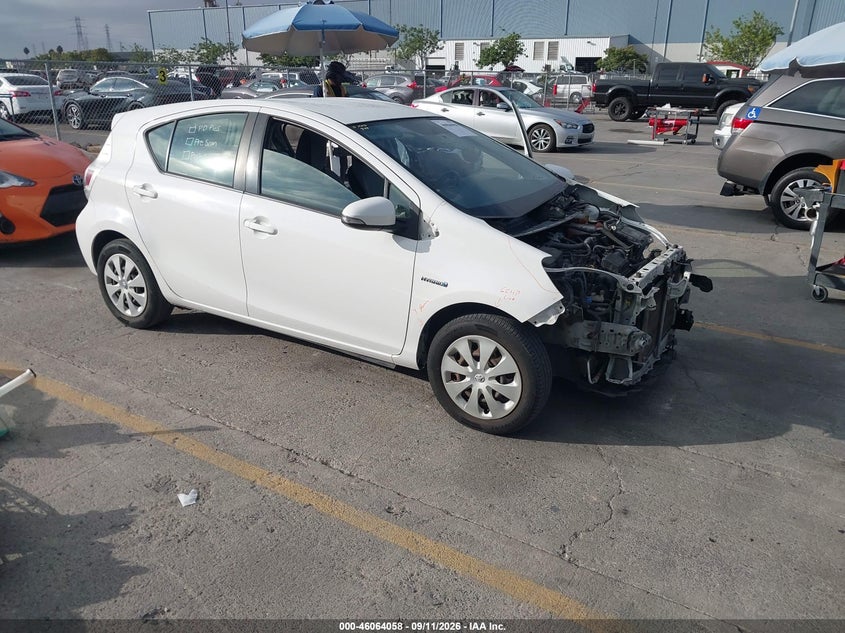Vin: jtdkdtb35d1535024, lot: 46563585, toyota prius c one 2013 img_1