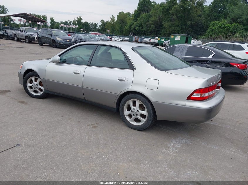 2001 LEXUS ES 300 auction photo 3