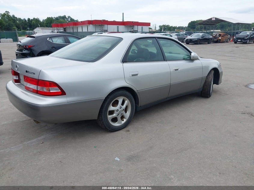 2001 LEXUS ES 300 auction photo 4