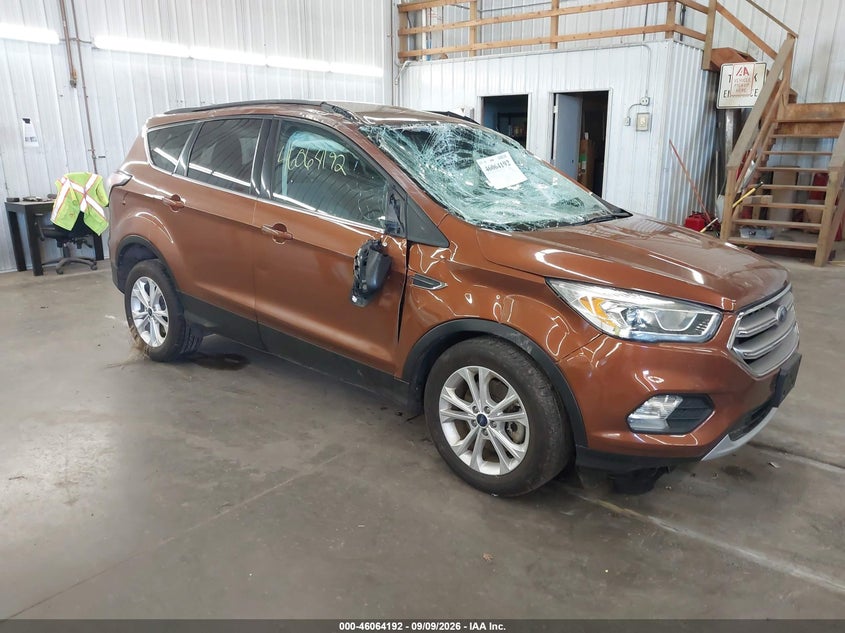 Vin: 1fmcu9gd1hud93635, lot: 46563719, ford escape se 2017 img_1