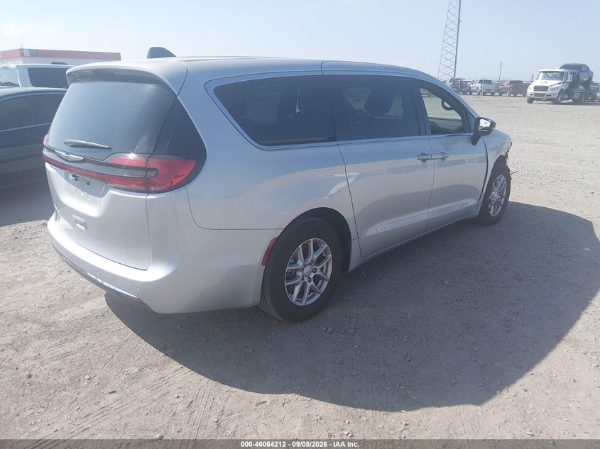2026 CHRYSLER PACIFICA auction photo 4