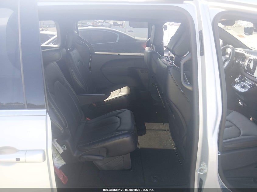 2026 CHRYSLER PACIFICA auction photo 8