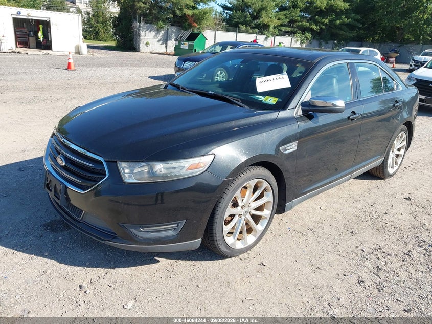 2013 FORD TAURUS auction photo 2