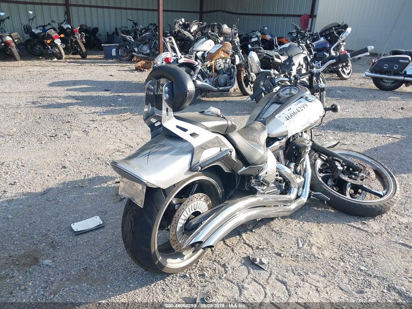 YAMAHA XV1900 2012