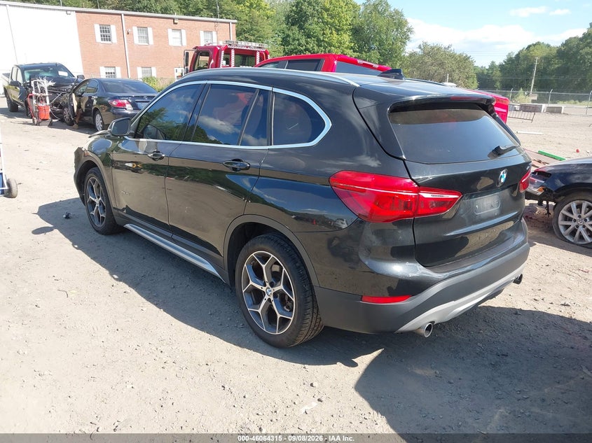 BMW X1 - zdjęcie 3