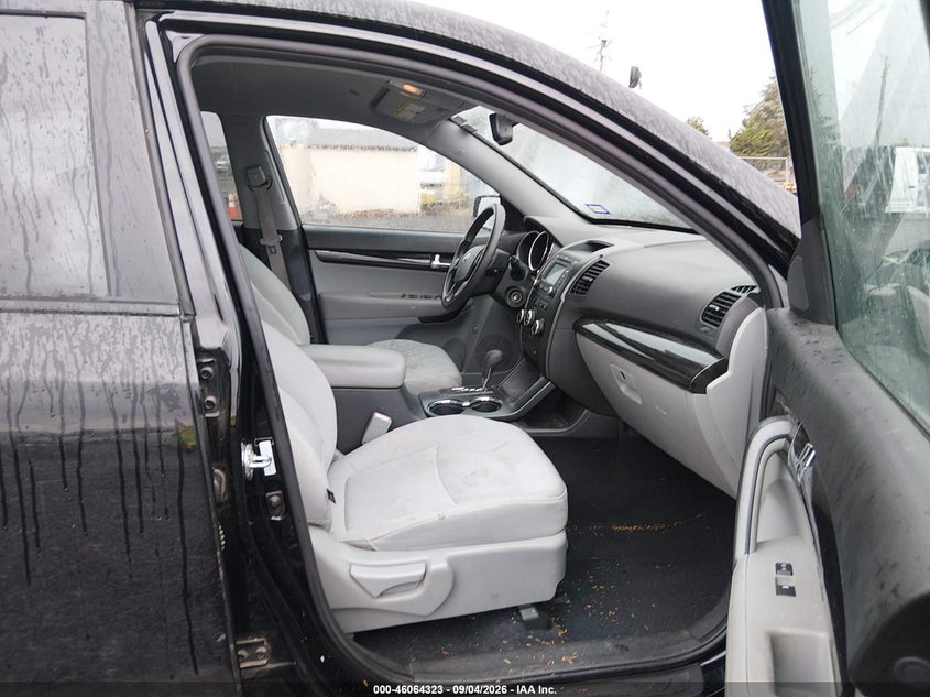 2013 KIA SORENTO auction photo 5