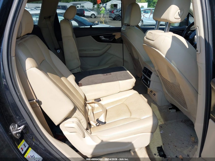 AUDI Q7 - zdjęcie 8