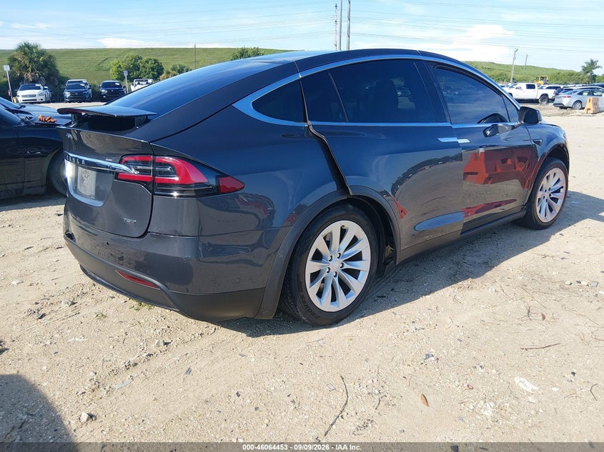 Vin: 5yjxcbe21jf120100, lot: 46563980, tesla model x 100d/75d/p100d 20184