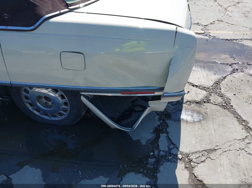 1996 CADILLAC DEVILLE auction photo 6
