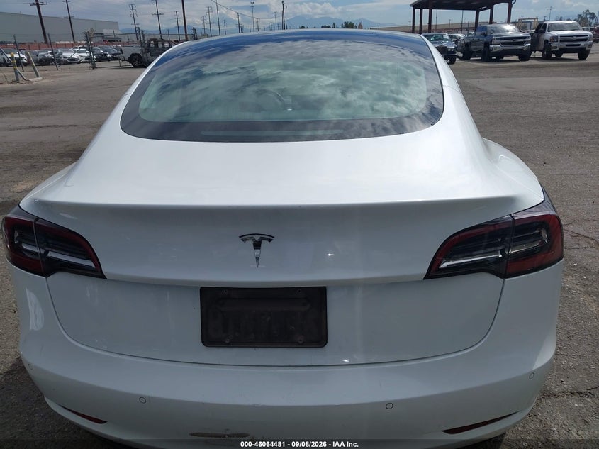 Фото 15 - TESLA MODEL 3