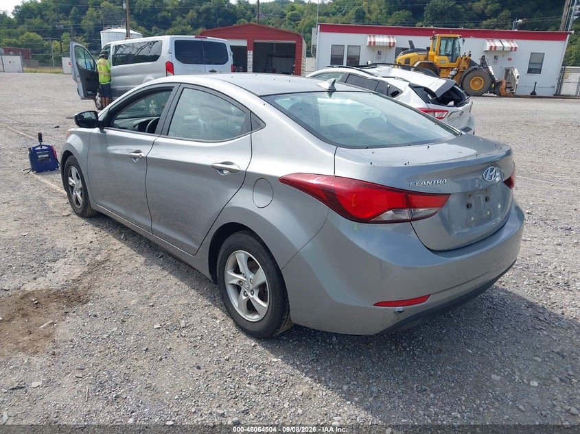 2015 HYUNDAI ELANTRA auction photo 3