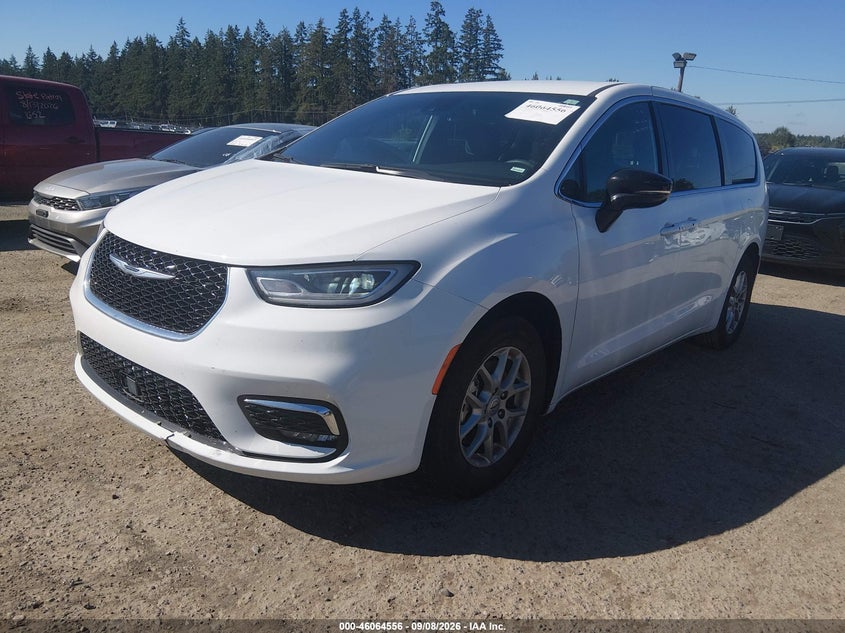 2025 CHRYSLER PACIFICA auction photo 2