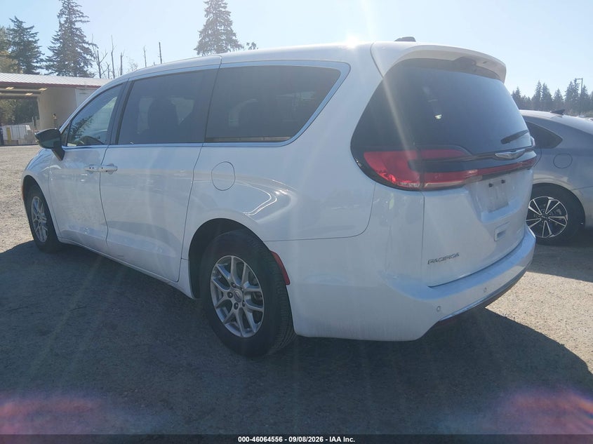 2025 CHRYSLER PACIFICA auction photo 3