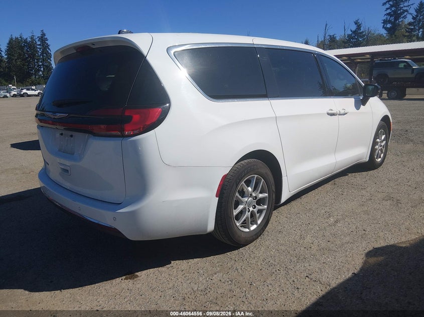 2025 CHRYSLER PACIFICA auction photo 4