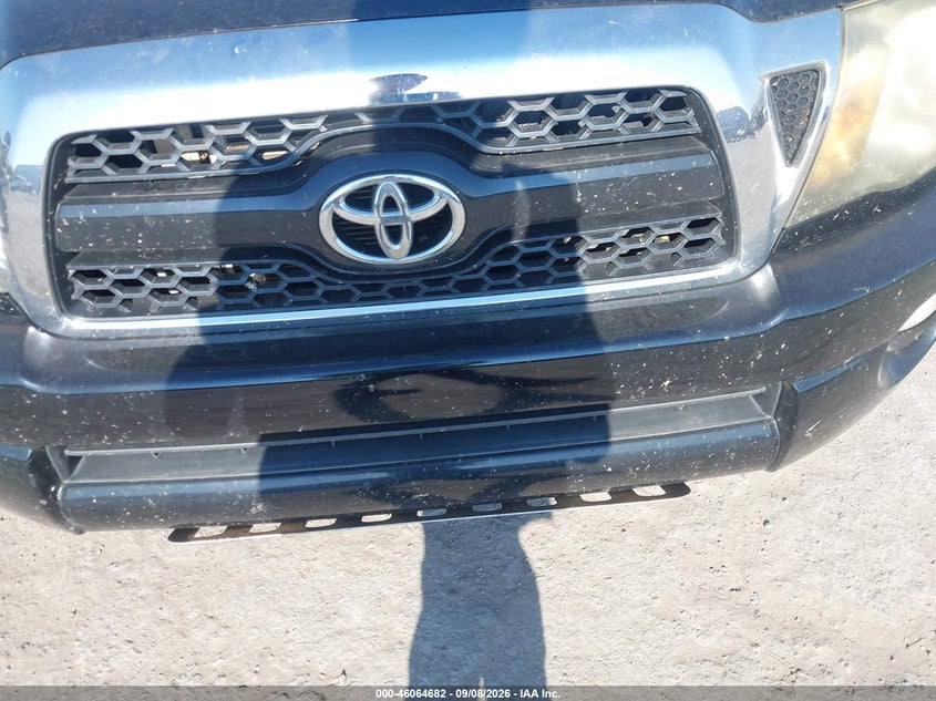 2011 TOYOTA TACOMA auction photo 6