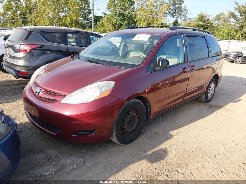 2008 TOYOTA SIENNA auction photo 2