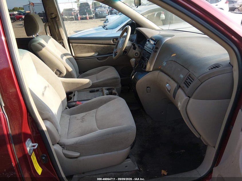2008 TOYOTA SIENNA auction photo 5