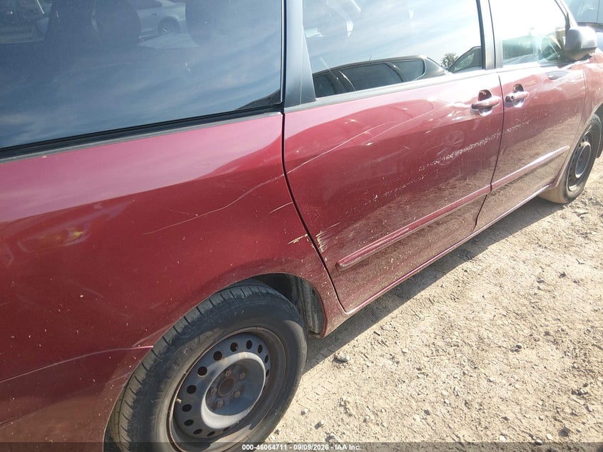 2008 TOYOTA SIENNA auction photo 6