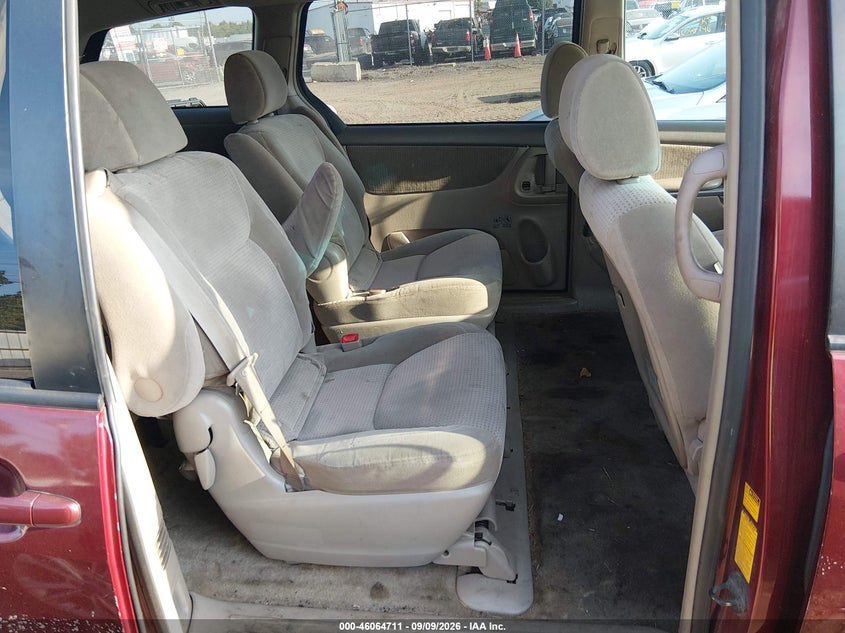 2008 TOYOTA SIENNA auction photo 8