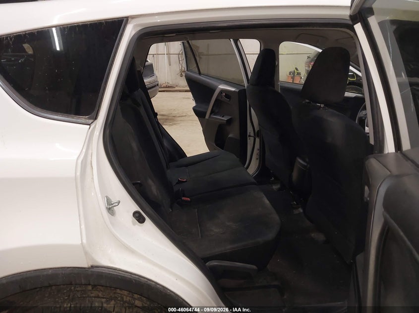 TOYOTA RAV4 - zdjęcie 8