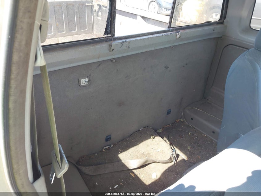 2001 NISSAN FRONTIER auction photo 8