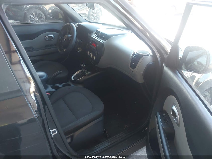 2015 KIA SOUL auction photo 5