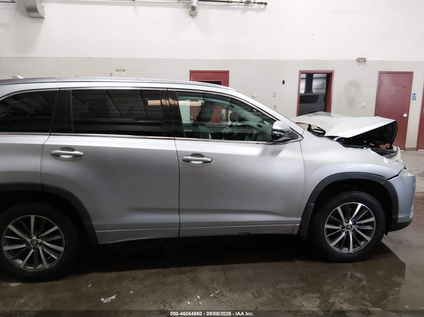 TOYOTA HIGHLANDER - zdjęcie 14