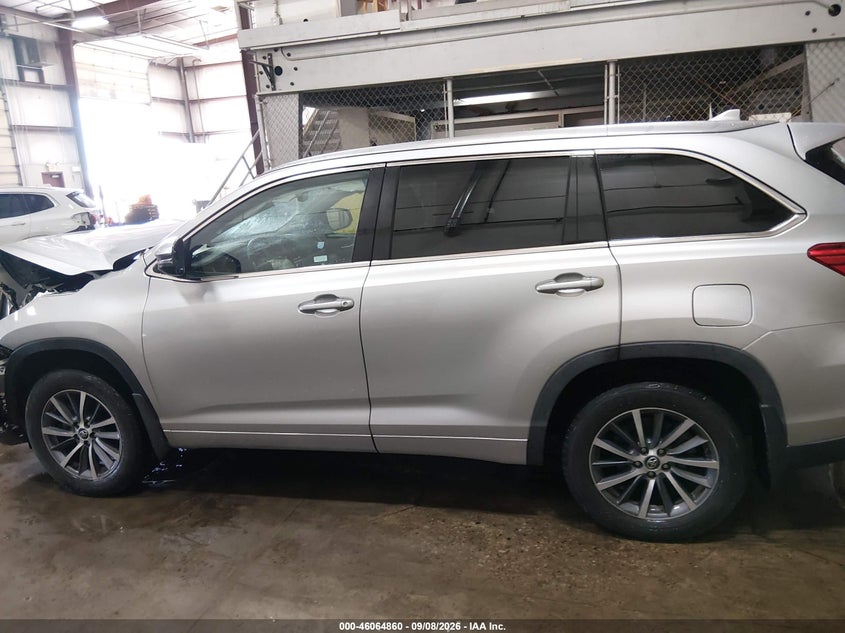 TOYOTA HIGHLANDER - zdjęcie 15