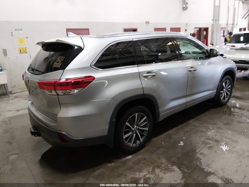 TOYOTA HIGHLANDER - zdjęcie 4