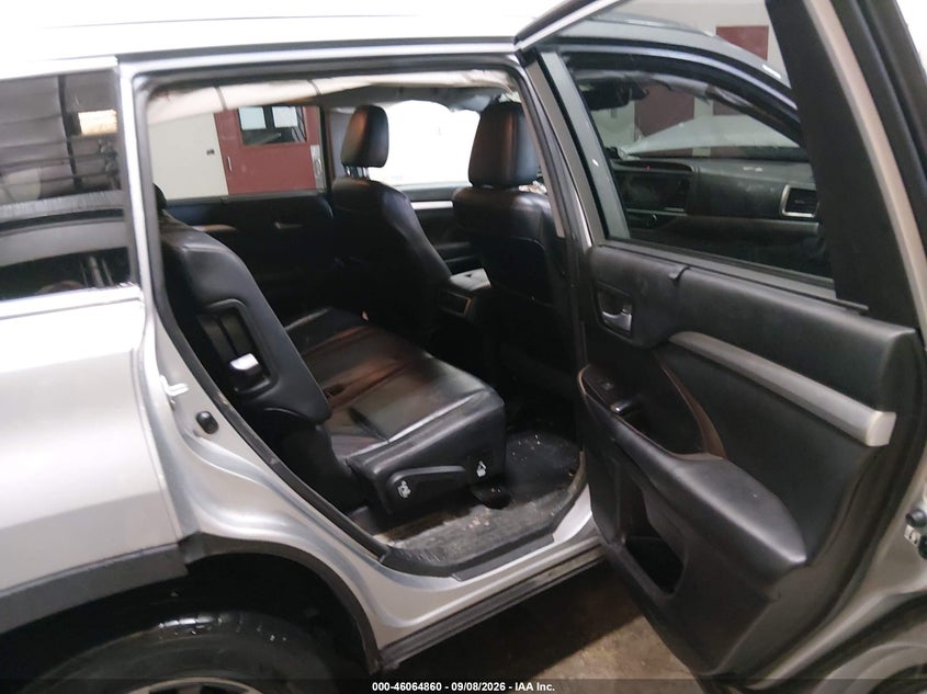 TOYOTA HIGHLANDER - zdjęcie 8