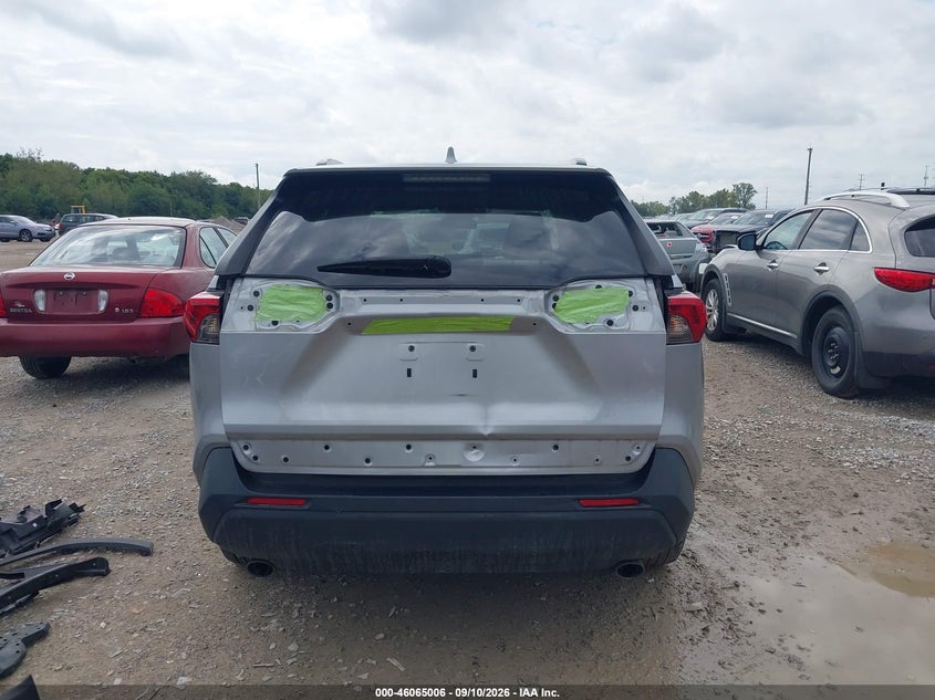 TOYOTA RAV4 - zdjęcie 17