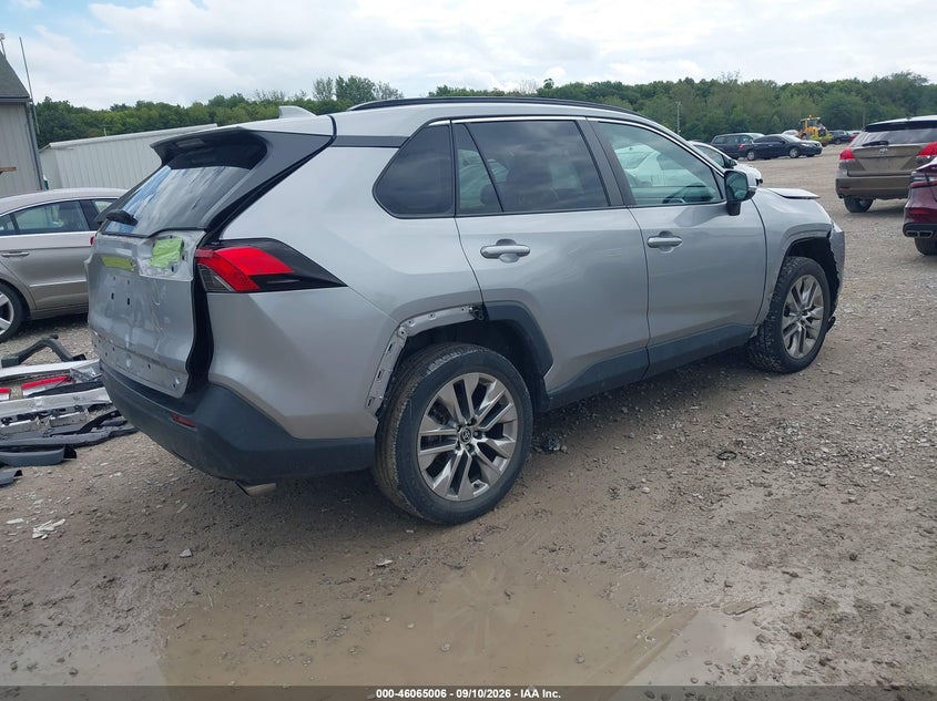 TOYOTA RAV4 - zdjęcie 4