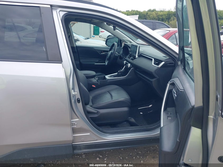 TOYOTA RAV4 - zdjęcie 5